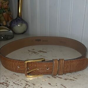 Vintage I. Magnin ladies leather belt 25” - 28”